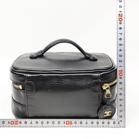 Chanel Vanity Bag Black Leather 
Can be used in different ways - Picture 2 of 9